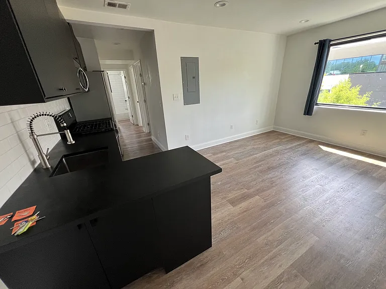 239 12th Pl NE #3 — Photo 15