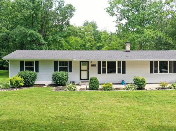 9934 State Route 700, Mantua, OH 44255