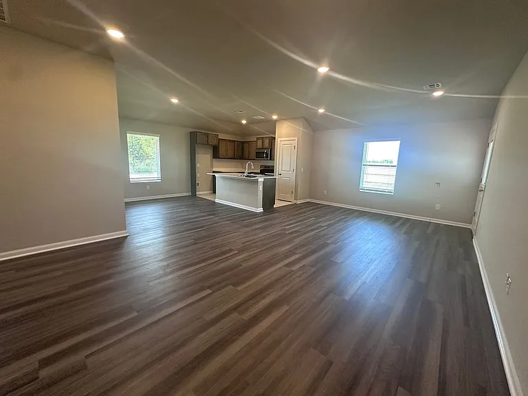 3701 S East 81st St — Photo 3