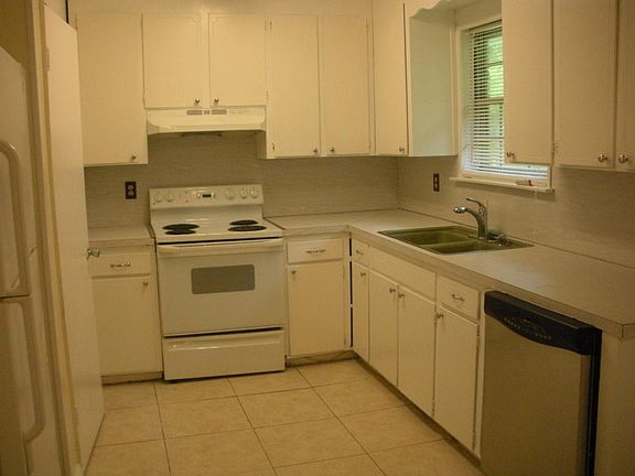 2nd image of 120 Greenridge Dr