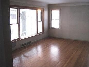 4th image of 12838 Vreeland St
