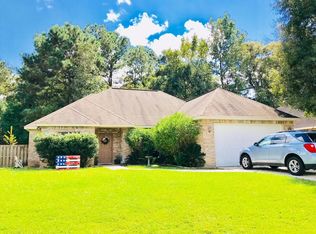 15 Crimson Ln, Picayune, MS 39466