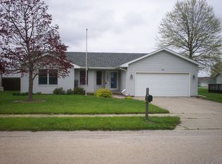 424 S State St, Chatham, IL 62629