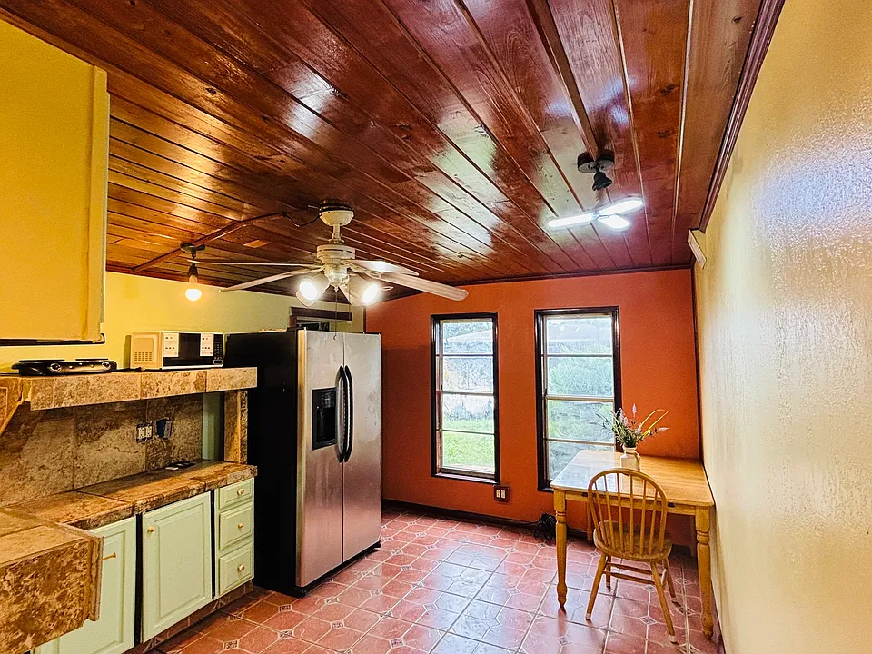 106B Hills Rd #B