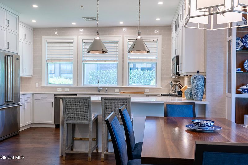 5th image of 30 Whistler Court #311