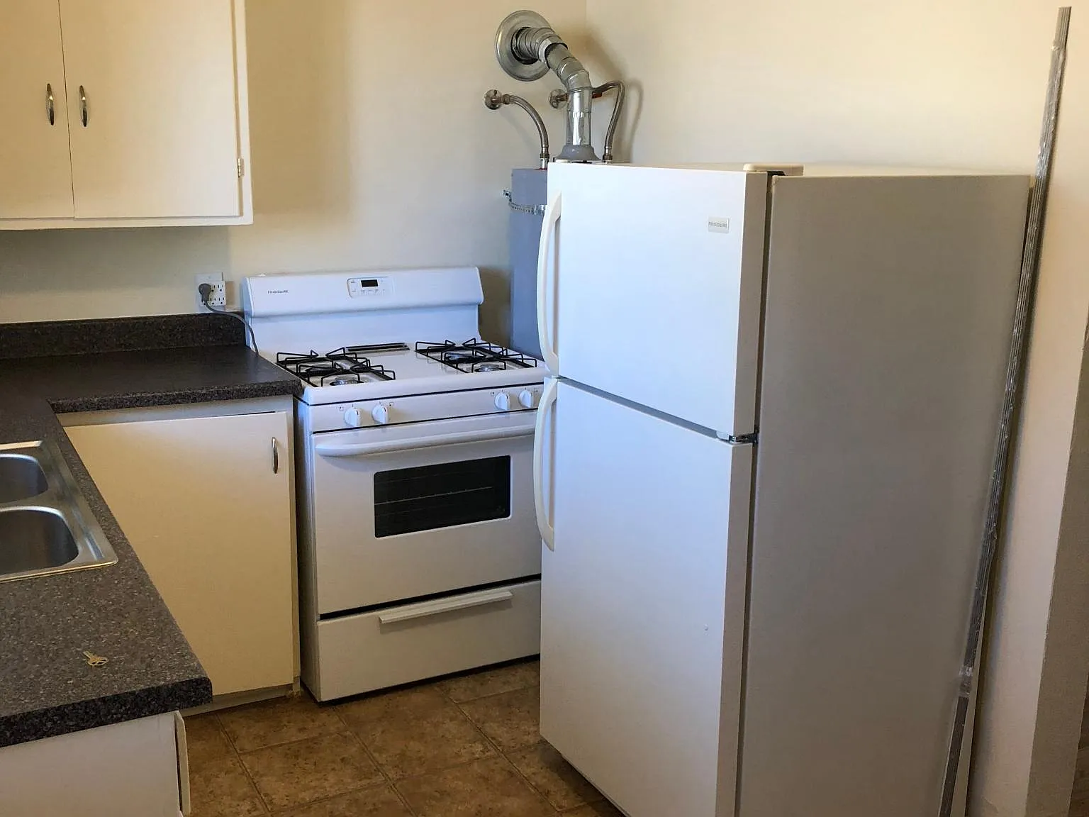1 bed, 650 sqft, $1,100 — Photo 4