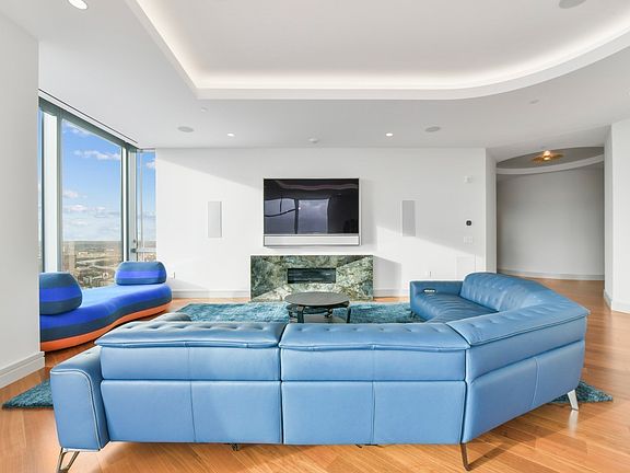 5th image of 1 Dalton St APT 4604