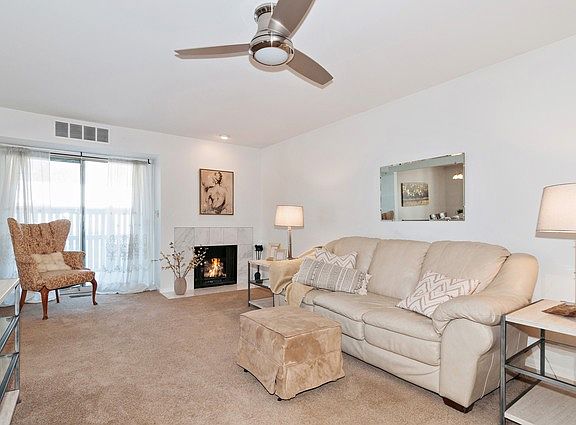 2nd image of 1430 Stonebridge Trl APT 1-4