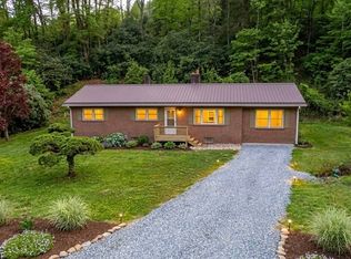 8855 Bugger Hollow Ave, Newland, NC 28657