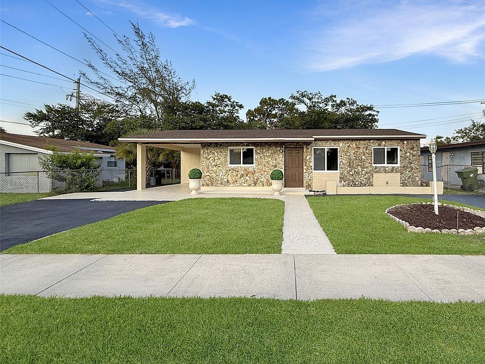 1st image of 1070 NW 25th Way