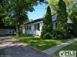 112 Bridge St, Paris, MI 49338