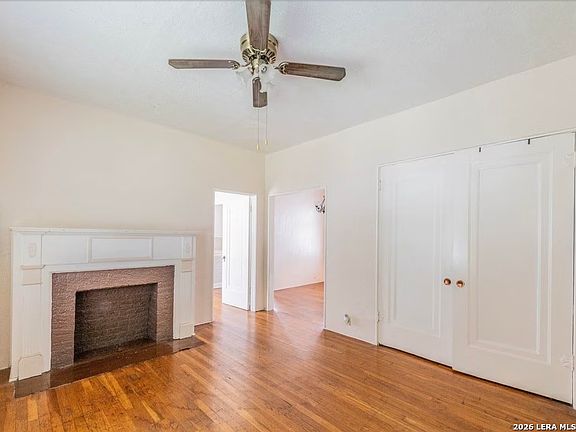 5th image of 329 W Huisache Ave