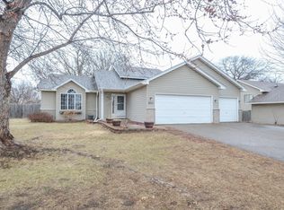 902 Hillock St NW, Isanti, MN 55040