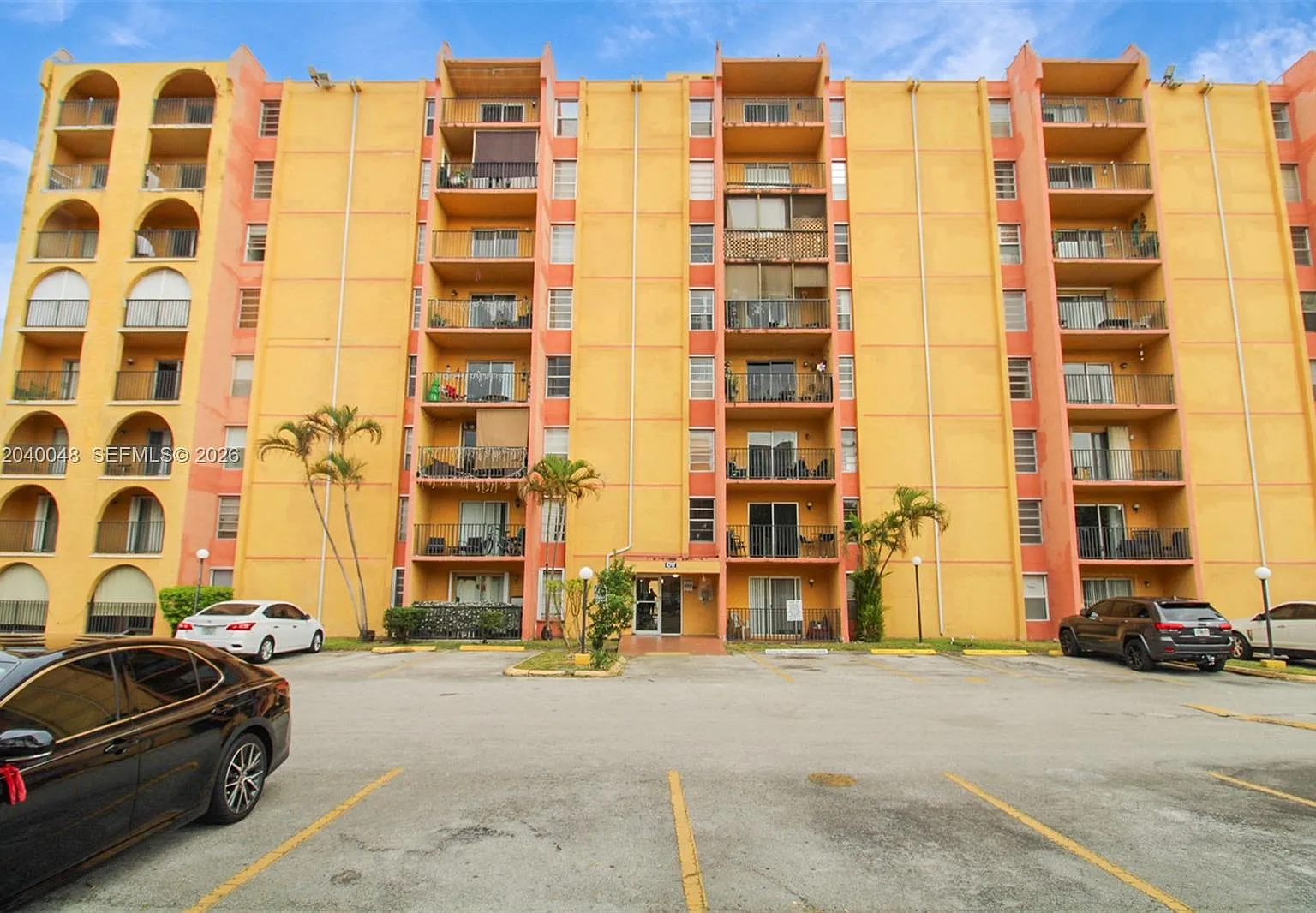 Sunset Villas No 3 Condo — Photo 4
