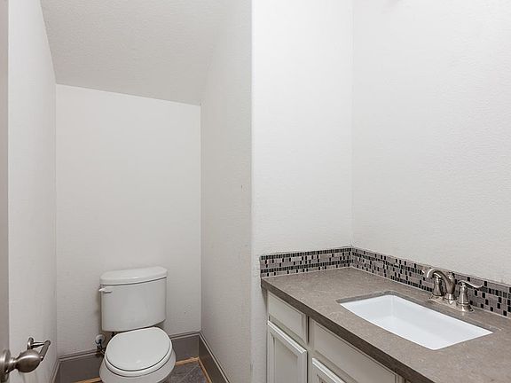 5th image of 21222 Lucknow Ln
