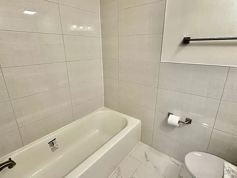 815 E St SE #1 — Photo 19