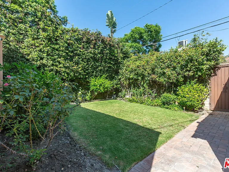 252 S Canon Dr — Photo 32