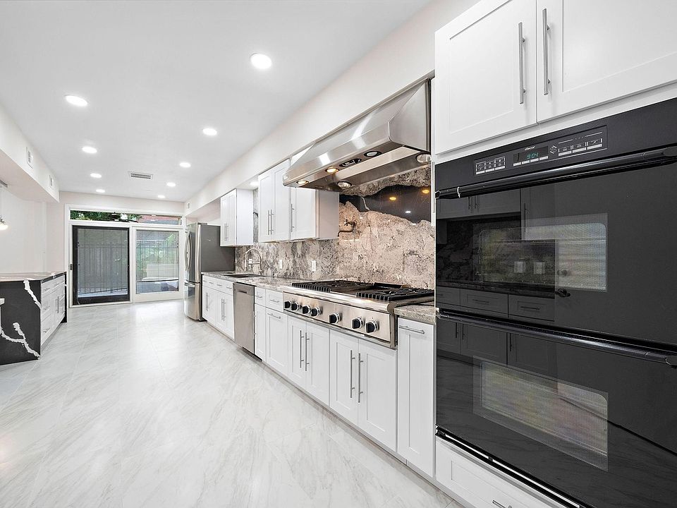 1st image of 1111 Potomac Dr #1111B