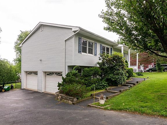 3rd image of 27 High View Dr