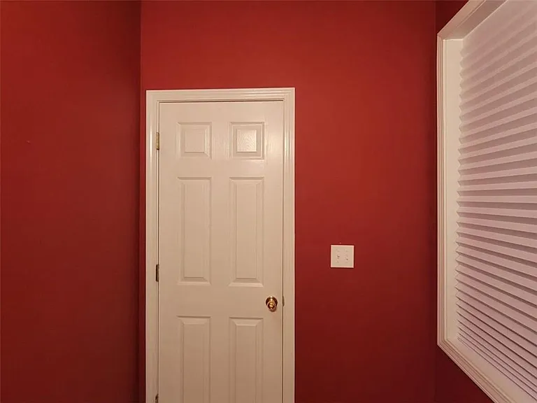 6904 Silver Bend Pl — Photo 23