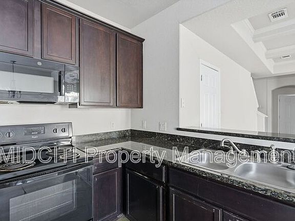 3rd image of 1121 Brown Rock Dr #1121