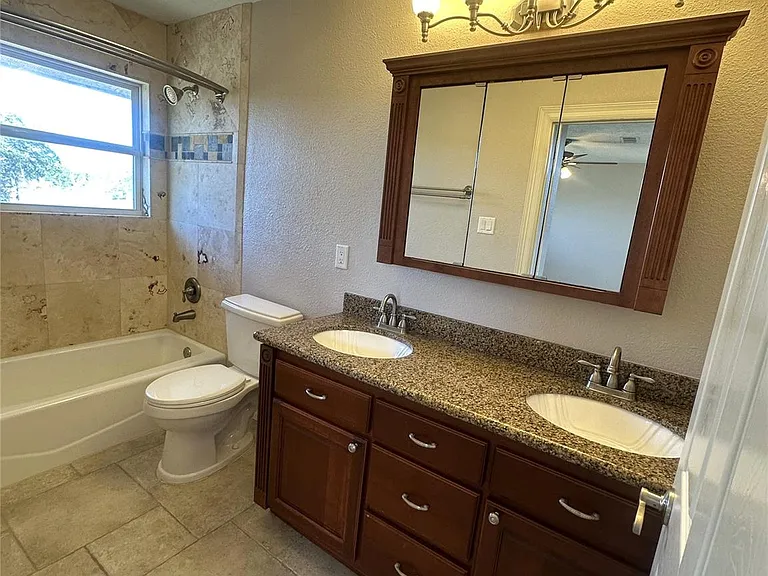 20527 Rio Villa Dr — Photo 17
