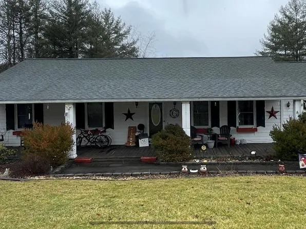 1271 Cresswood Dr, Richlands, VA 24641