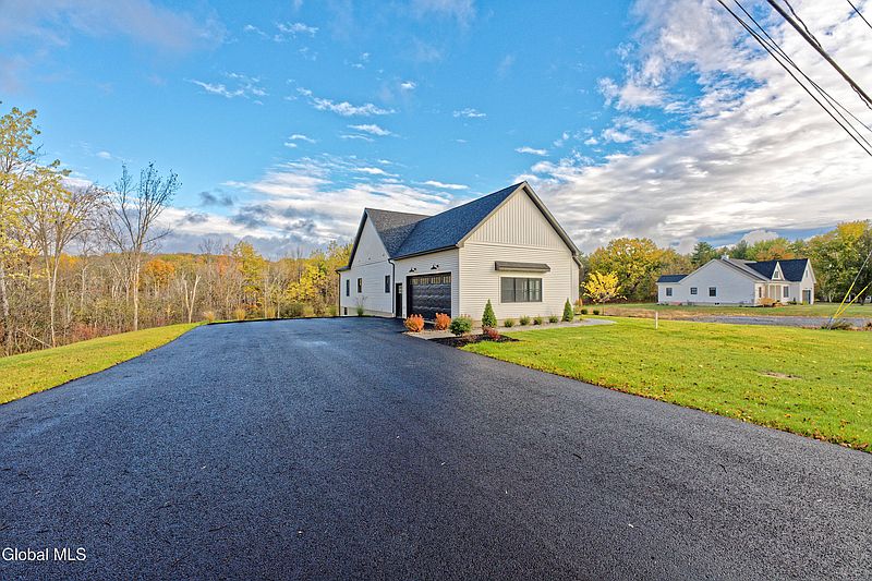 3rd image of 145C Bozenkill Road