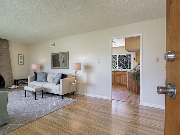 3rd image of 231 Shelter Cove Dr