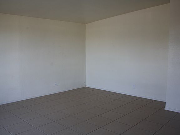 3rd image of 630 W Coventry Dr