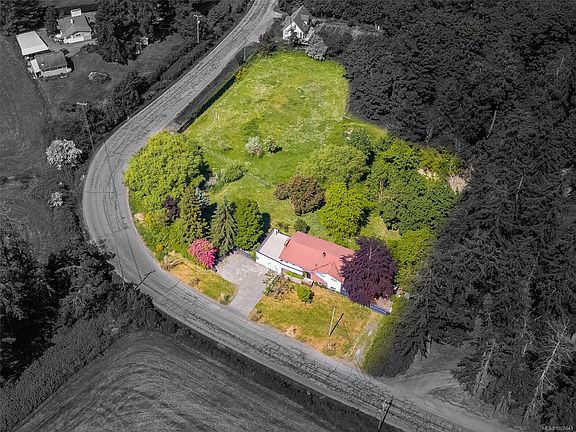 3rd image of 1435 Cherry Point Rd