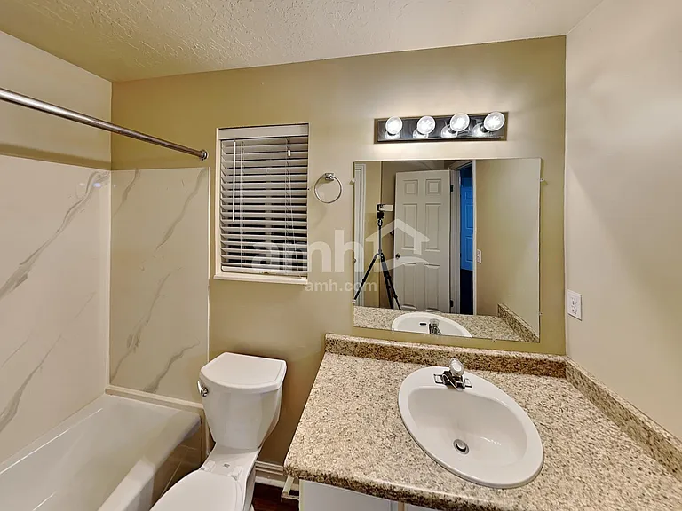 536 S 925 E — Photo 9
