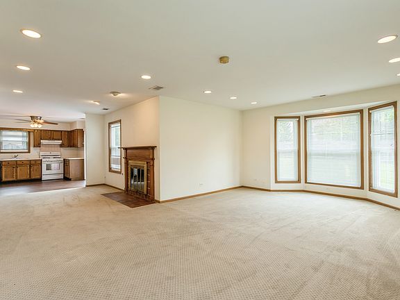 5th image of 105 Ashford Ln