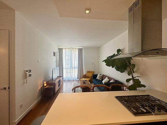 4th image of 135 N 11th St APT 4D
