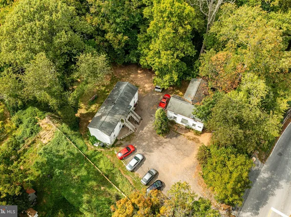 156 N Walnut St, Kennett Square, PA 19348
