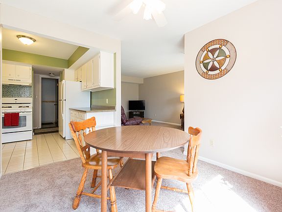 4th image of 6330 Greenwood Pkwy APT 203