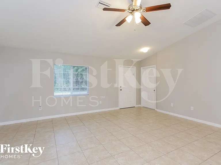 5569 Landry Ave — Photo 2
