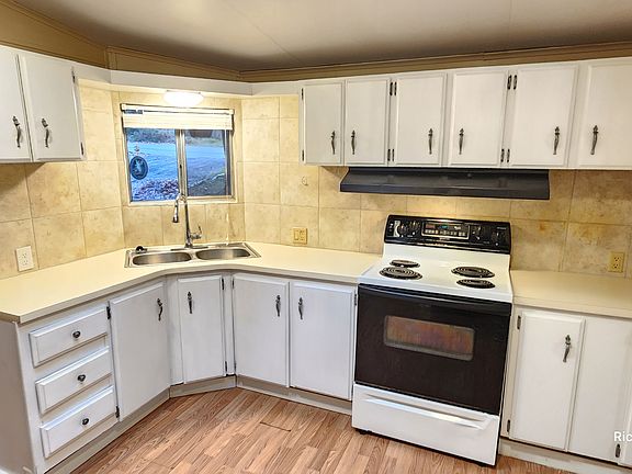 5th image of 91 E Hillside Dr