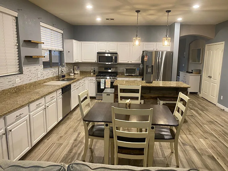 9237 W Irma Ln — Photo 24