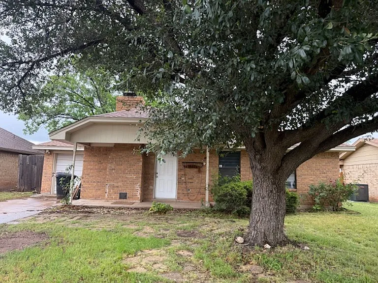 3925 Craig Dr — Photo 2