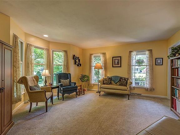 5th image of 7630 Pico Ln