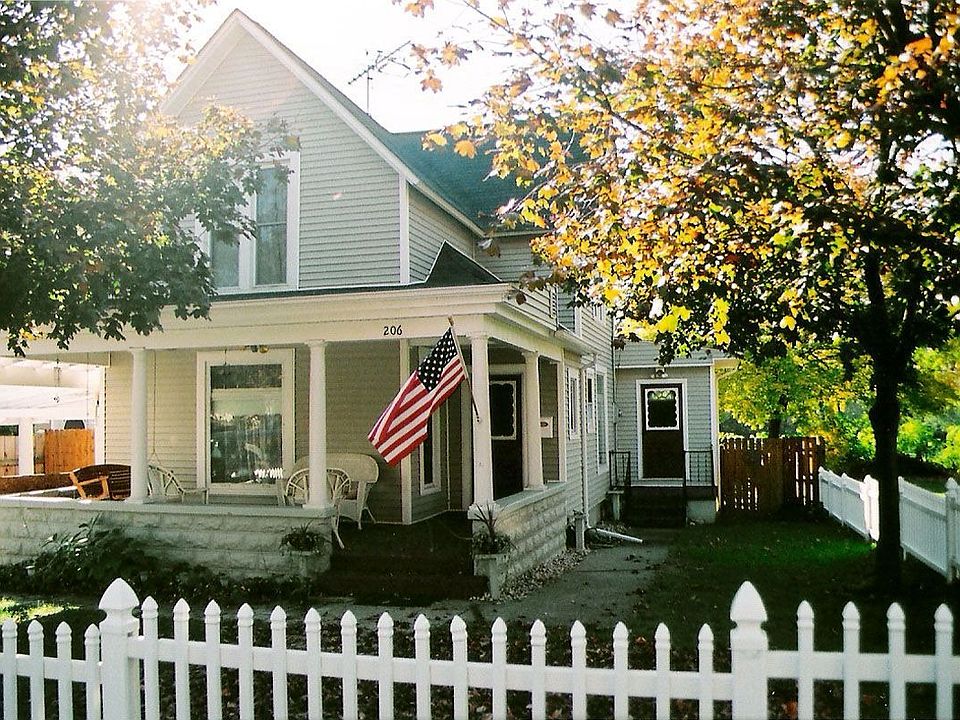 206 Brown St., Valparaiso, IN 46383