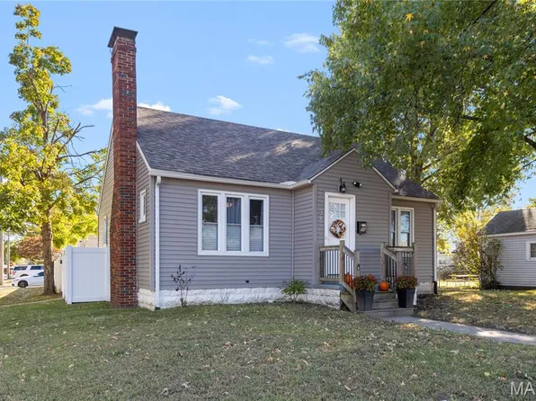 98 Wood River Ave, East Alton, IL 62024