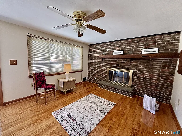 148 Edgewood Dr — Photo 8