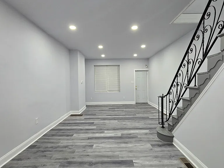2445 N Garnet St — Photo 2