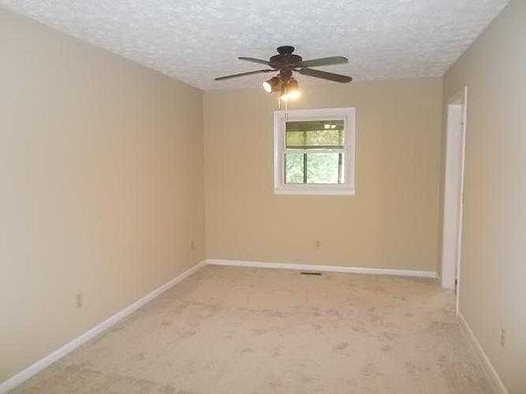 5th image of 801 W Faye Dr