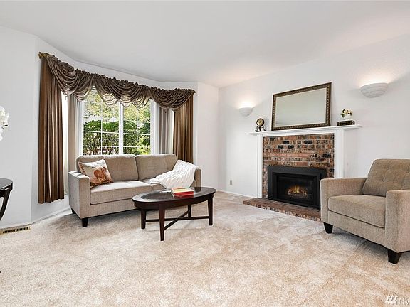 2nd image of 20417 NE 42nd St
