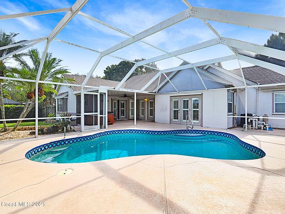 3rd image of 1282 York Cir