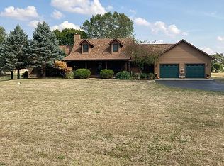 17564 Hickory Hills Rd, Sterling, IL 61081