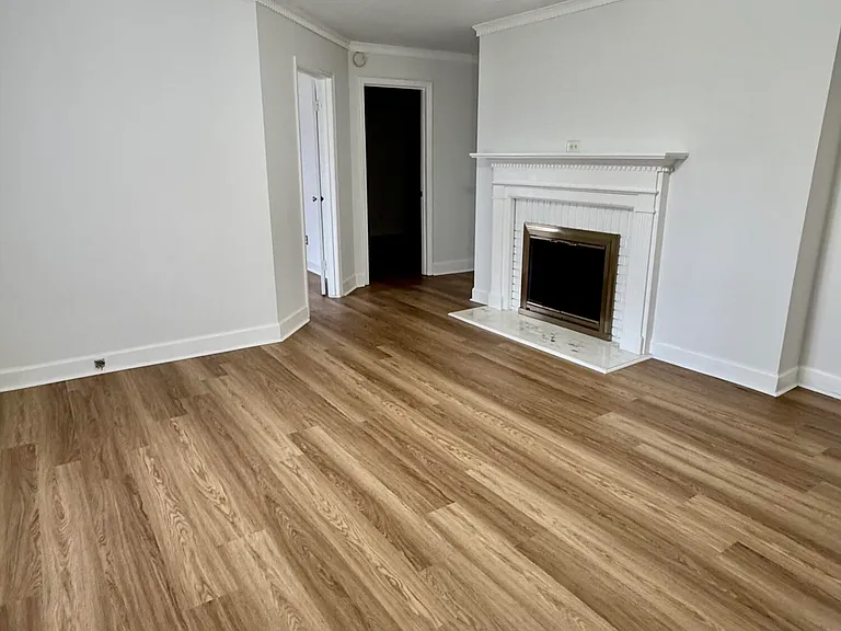 2112 Leon Dr — Photo 4